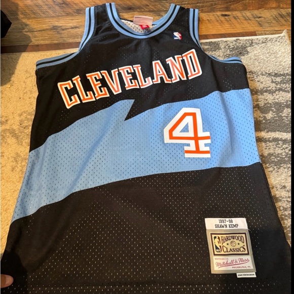 Mitchell Ness Shawn Kemp Cleveland Cavs Cavaliers Jersey - Picture 1 of 3